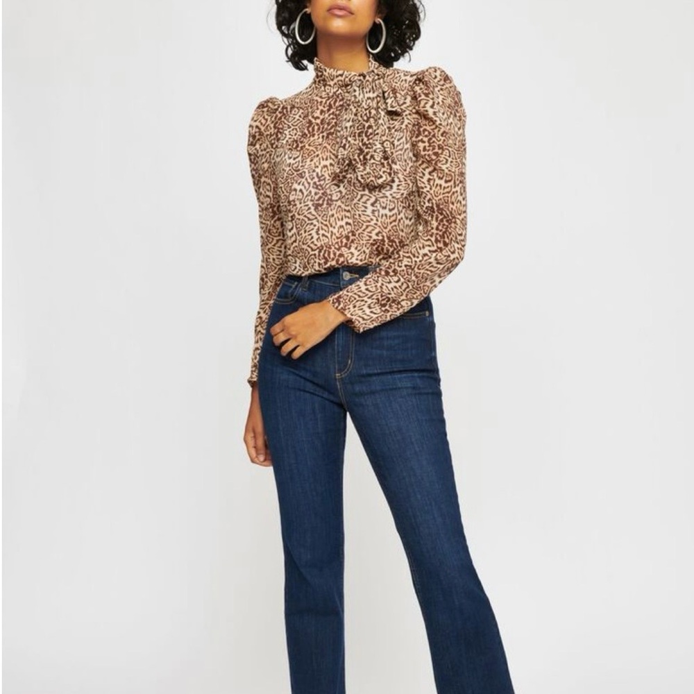 Dynamite Women’s Kaia Mock Neck Blouse With Bow and Puff Sleeve / Leopard Print